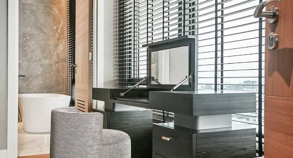 For rent 2 bedrooms condo in Pathum Wan, Bangkok