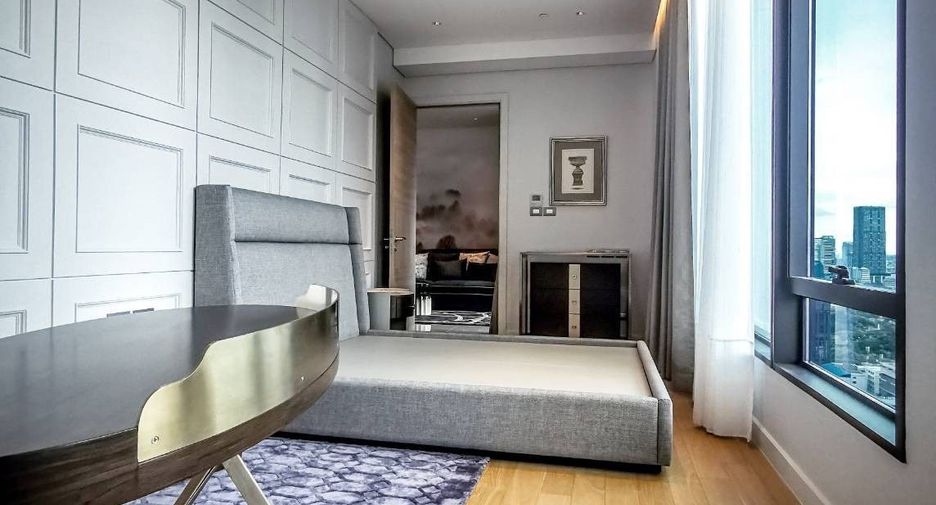 For rent 2 bedrooms condo in Pathum Wan, Bangkok