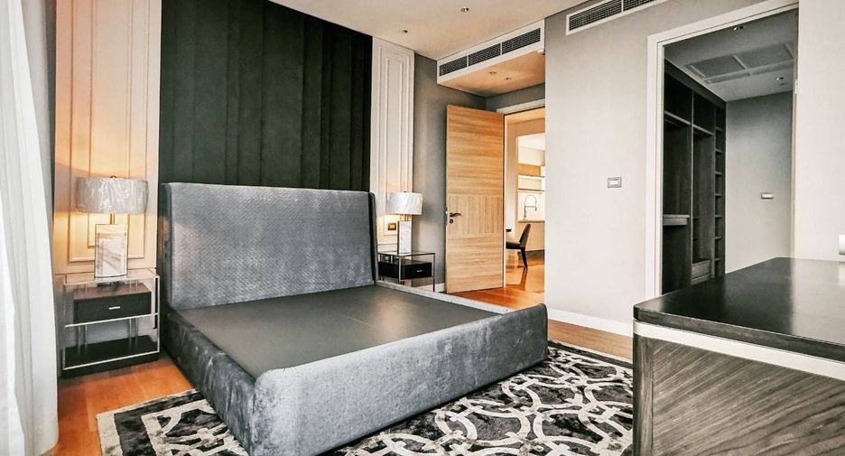 For rent 2 bedrooms condo in Pathum Wan, Bangkok
