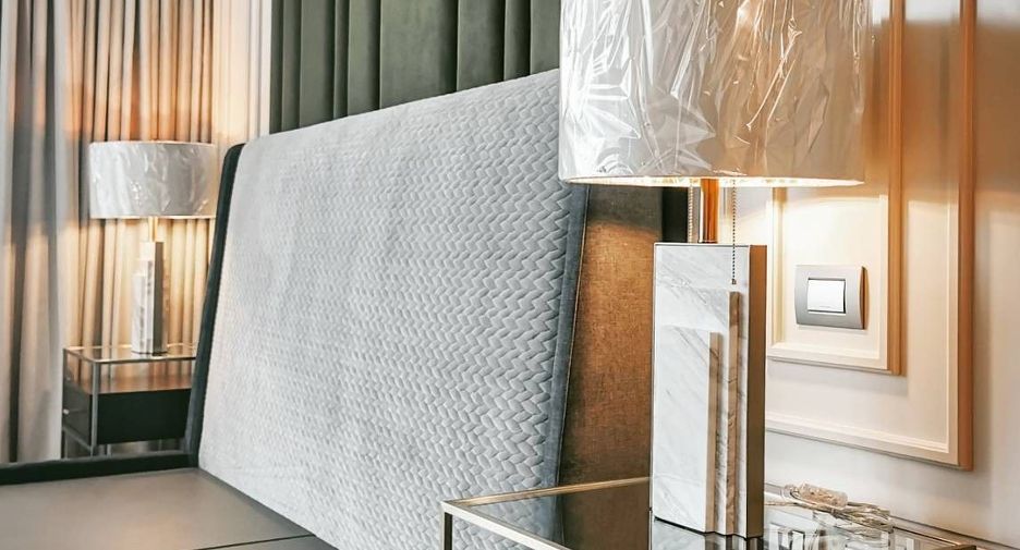 For rent 2 bedrooms condo in Pathum Wan, Bangkok