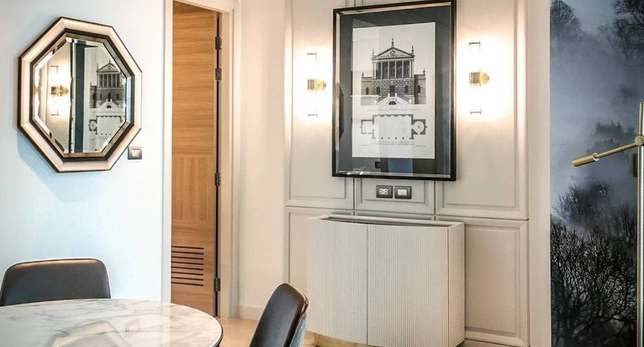 For rent 2 bedrooms condo in Pathum Wan, Bangkok