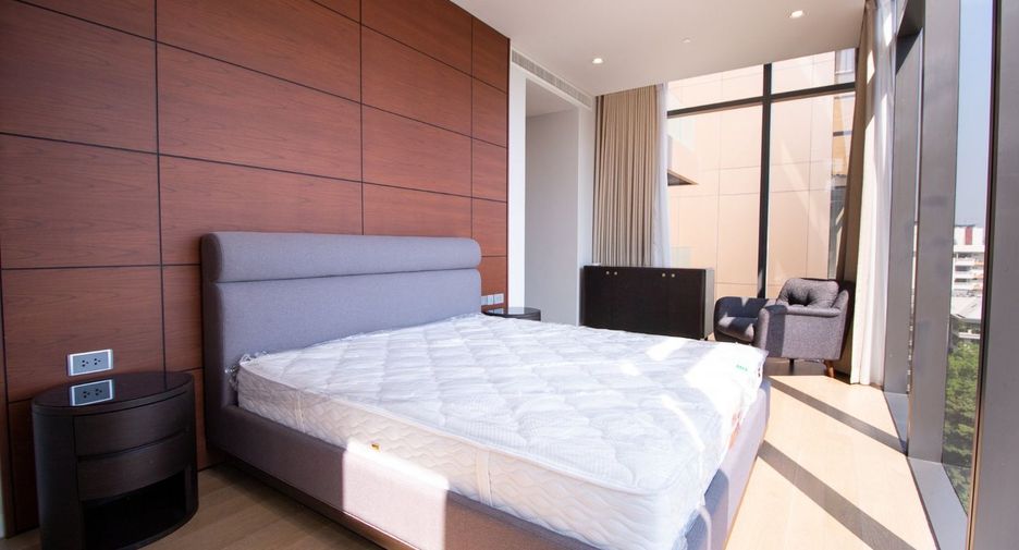 For rent 2 bedrooms condo in Khlong Toei, Bangkok