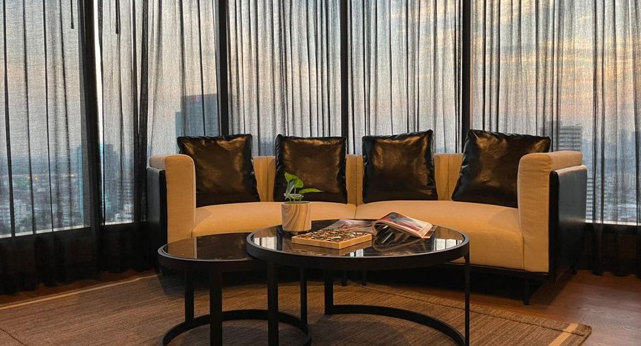 For rent 2 bedrooms condo in Khlong Toei, Bangkok