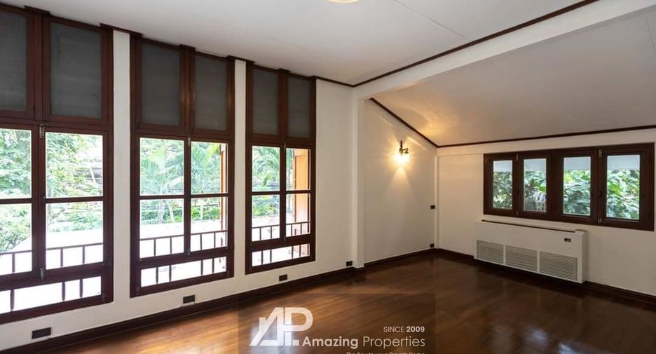 For rent 3 bed house in Pathum Wan, Bangkok