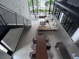 À louer 3 chambres condo à Yan Nawa, Bangkok