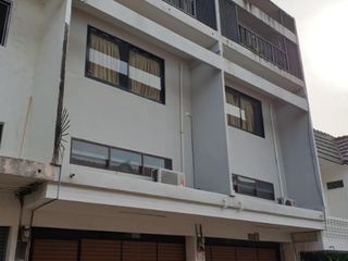 For rent and for sale 5 bed retail Space in Bang Na, Bangkok