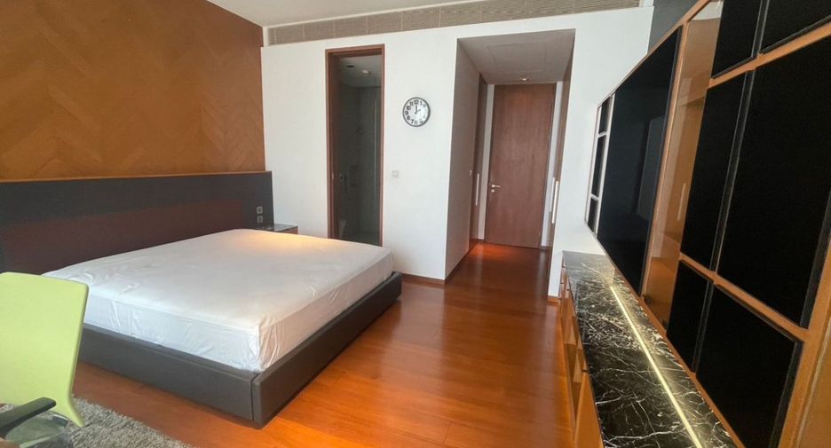 For rent and for sale 4 bedrooms condo in Sathon, Bangkok