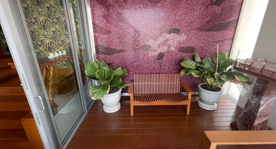 For rent and for sale 4 bedrooms condo in Sathon, Bangkok