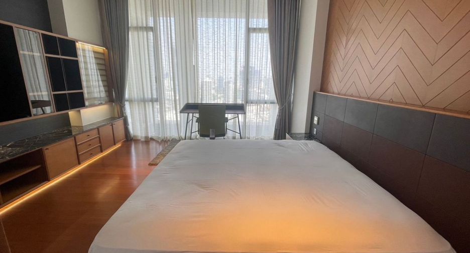 For rent and for sale 4 bedrooms condo in Sathon, Bangkok
