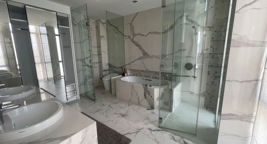 For rent and for sale 4 bedrooms condo in Sathon, Bangkok