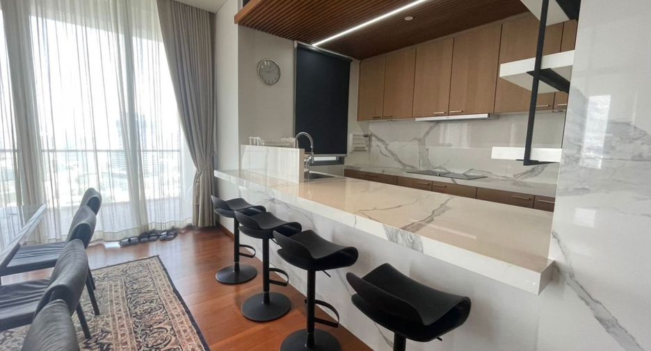 For rent and for sale 4 bedrooms condo in Sathon, Bangkok