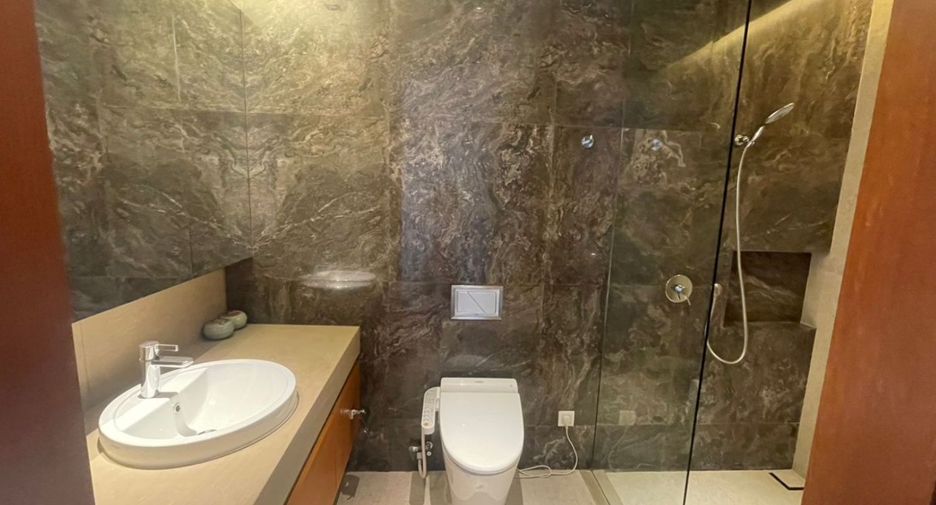 For rent and for sale 4 bedrooms condo in Sathon, Bangkok