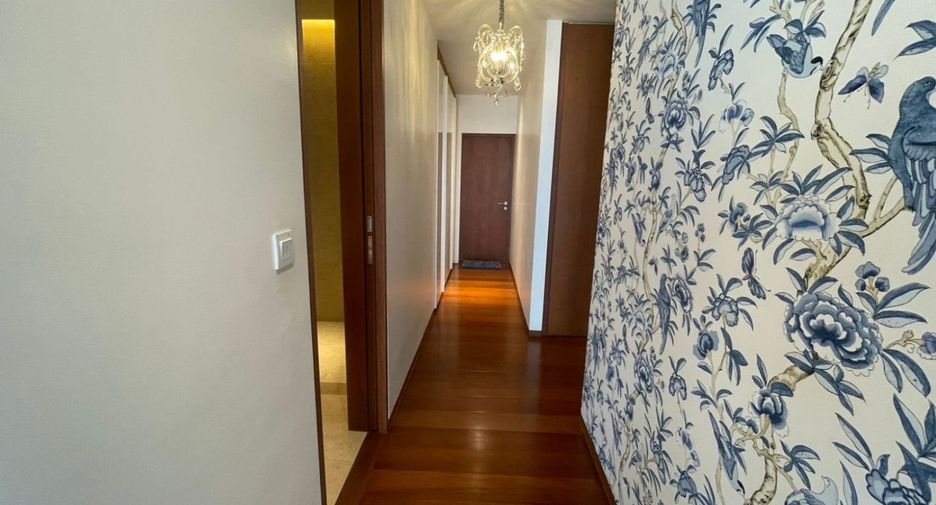 For rent and for sale 4 bedrooms condo in Sathon, Bangkok
