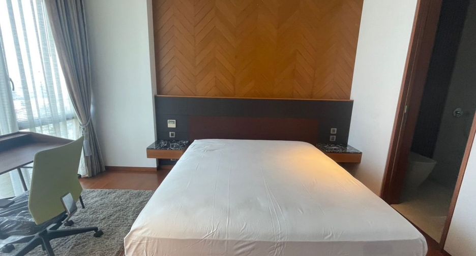 For rent and for sale 4 bedrooms condo in Sathon, Bangkok