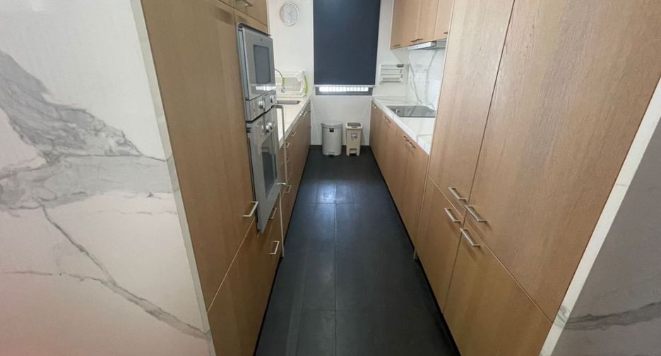 For rent and for sale 4 bedrooms condo in Sathon, Bangkok
