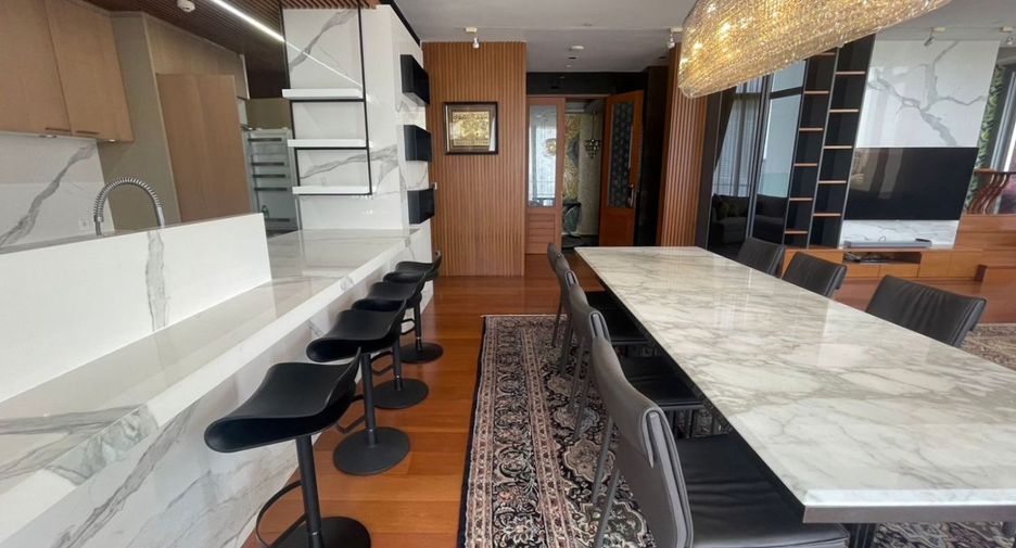 For rent and for sale 4 bedrooms condo in Sathon, Bangkok