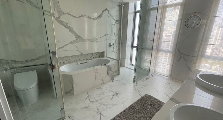 For rent and for sale 4 bedrooms condo in Sathon, Bangkok