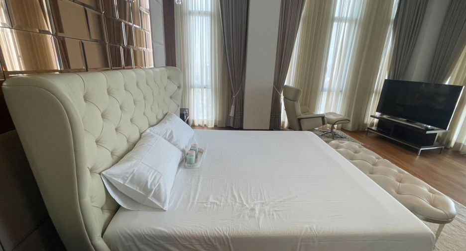 For rent and for sale 4 bedrooms condo in Sathon, Bangkok
