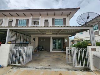 For sale 4 bedrooms townhouse in Mueang Samut Sakhon, Samut Sakhon