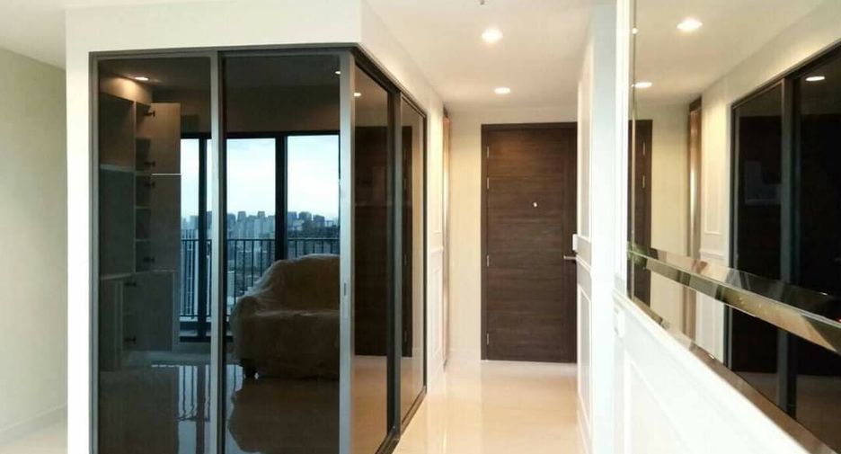 For rent 3 bedrooms condo in Watthana, Bangkok