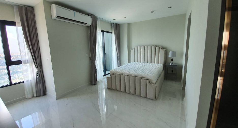 For rent 3 bedrooms condo in Watthana, Bangkok