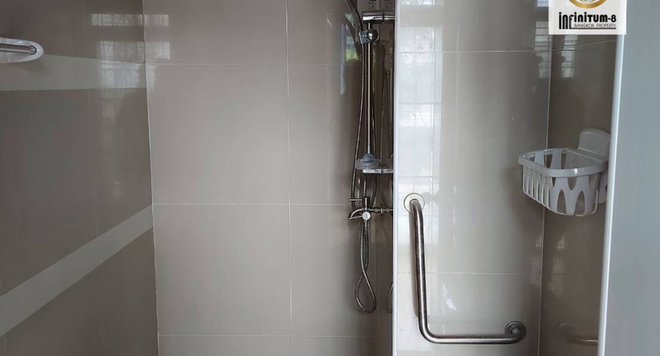 For rent 4 bed townhouse in Bang Phli, Samut Prakan