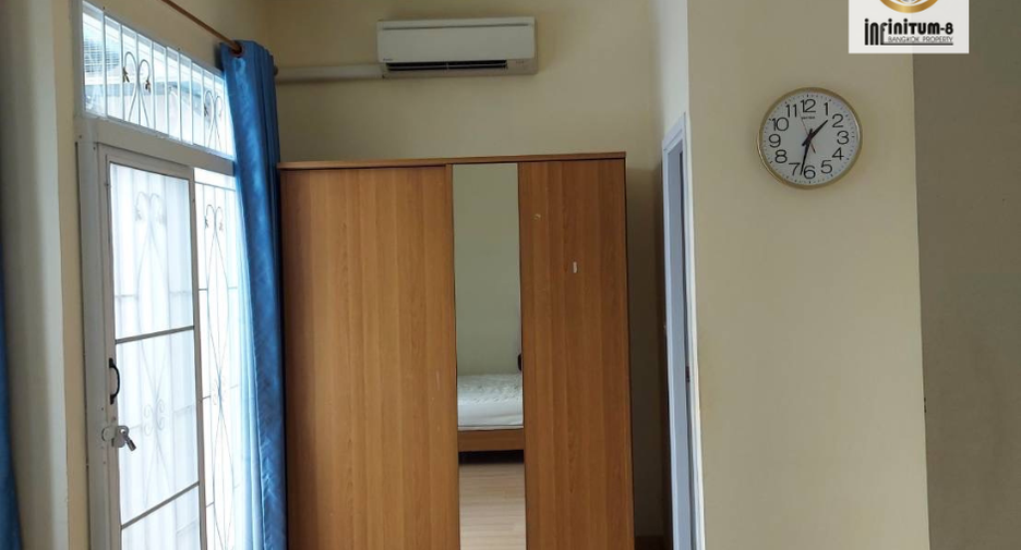 For rent 4 bed townhouse in Bang Phli, Samut Prakan