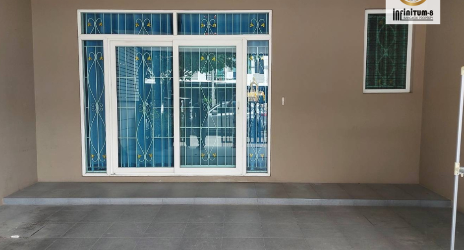 For rent 4 bed townhouse in Bang Phli, Samut Prakan