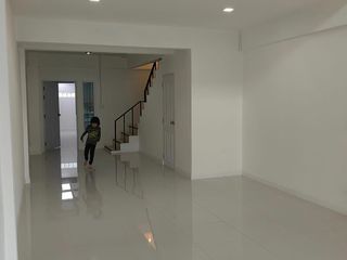 For rent 3 bed retail Space in Sai Mai, Bangkok