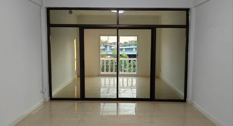 For rent and for sale 3 bed retail Space in Sai Mai, Bangkok