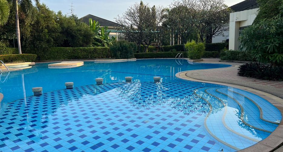 For sale 4 bedrooms house in Bang Khae, Bangkok