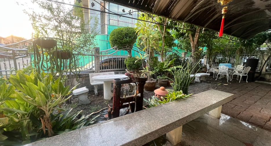 For sale 4 bedrooms house in Bang Khae, Bangkok