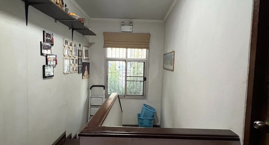 For sale 4 Beds house in Phasi Charoen, Bangkok
