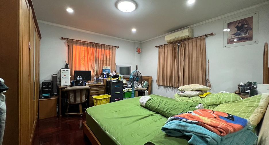 For sale 4 bedrooms house in Bang Khae, Bangkok