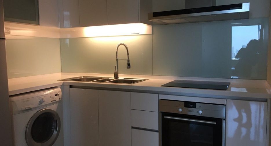 For rent 3 bedrooms condo in Khlong Toei, Bangkok