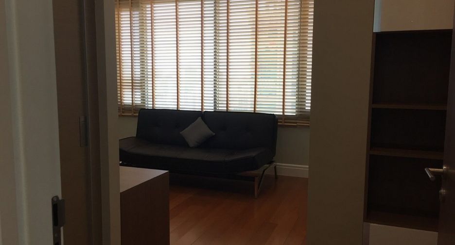 For rent 3 bedrooms condo in Khlong Toei, Bangkok