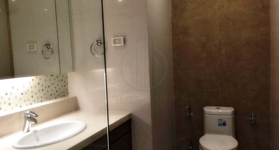 For rent 3 bedrooms condo in Khlong Toei, Bangkok