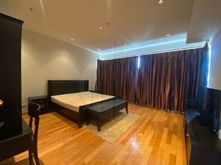 Condo en alquiler de 3 habitaciones en Khlong Toei, Bangkok