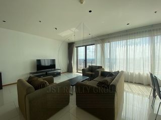 Condo en alquiler de 3 habitaciones en Khlong Toei, Bangkok