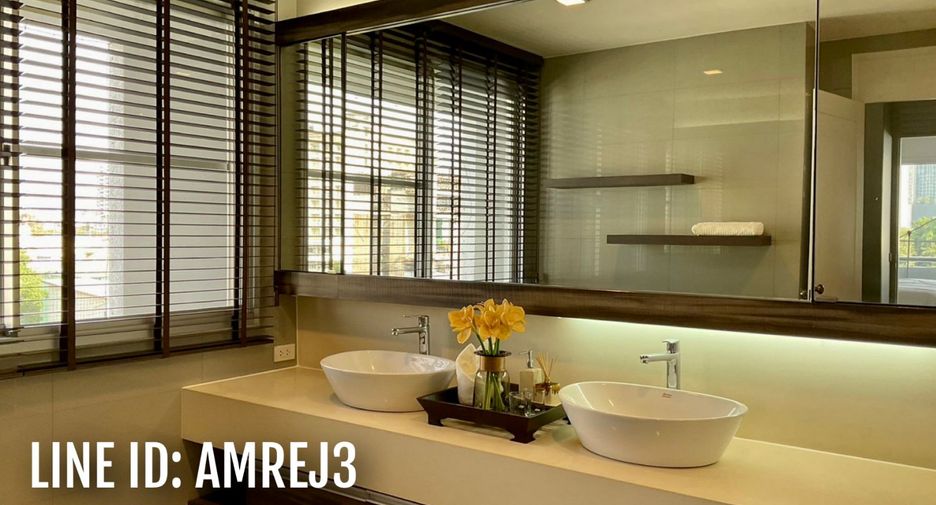 For rent 4 bedrooms apartment in Yan Nawa, Bangkok