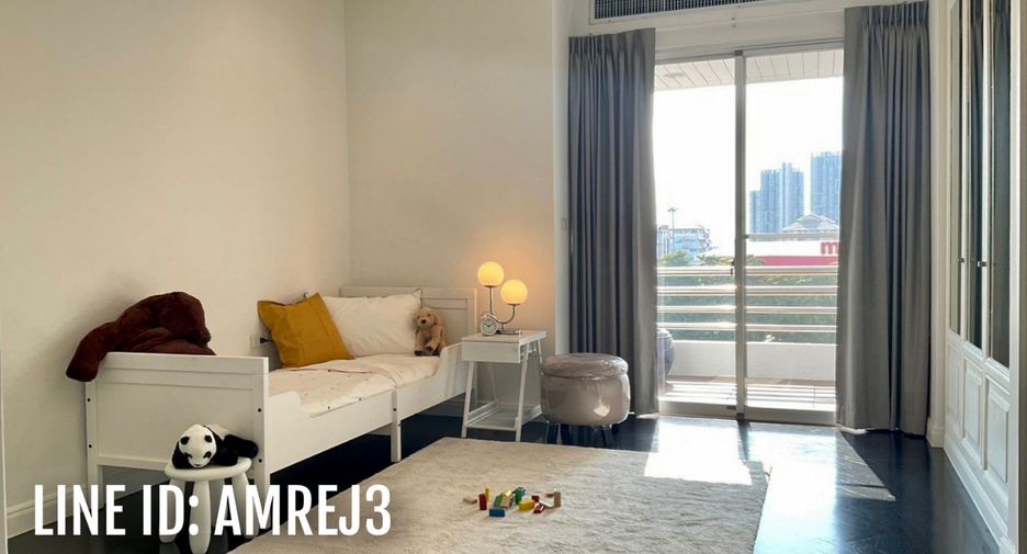 For rent 4 bedrooms apartment in Yan Nawa, Bangkok