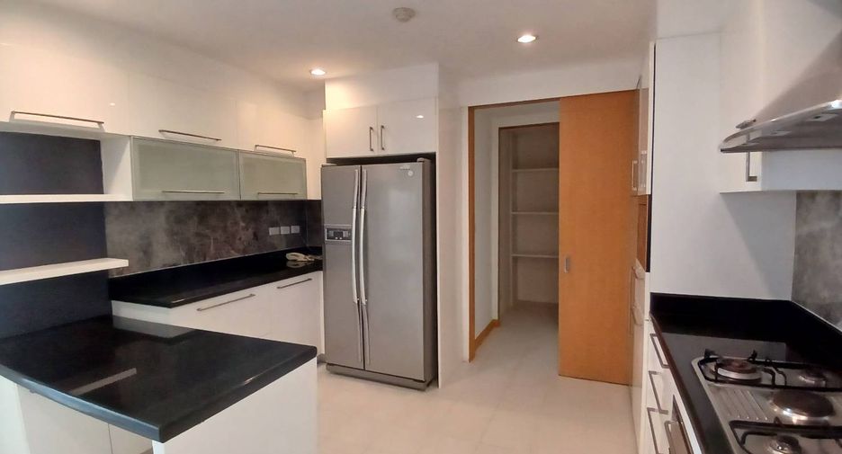 For rent 4 bed serviced apartment in Khlong Toei, Bangkok