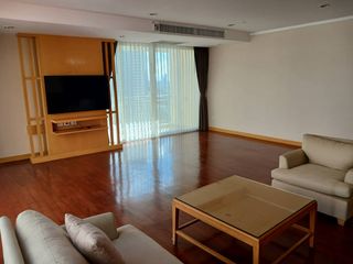For rent 4 bed serviced apartment in Khlong Toei, Bangkok