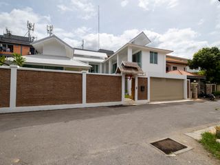 For Rent 5 Bedroom House In Mueang Chiang Mai