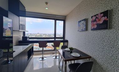 For rent 2 bed condo in Watthana, Bangkok