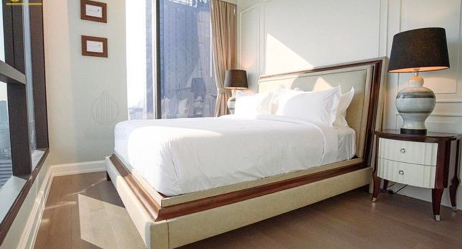 For rent 3 bedrooms condo in Khlong Toei, Bangkok