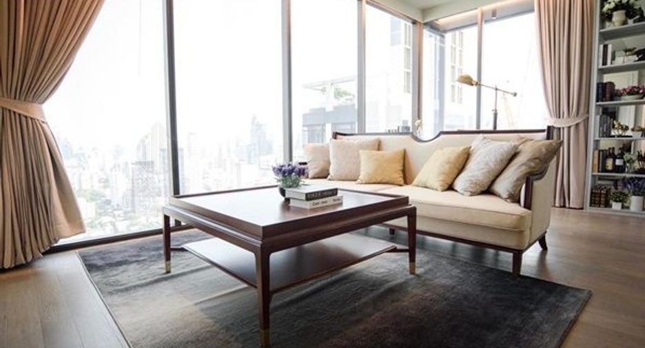 For rent 3 bedrooms condo in Khlong Toei, Bangkok