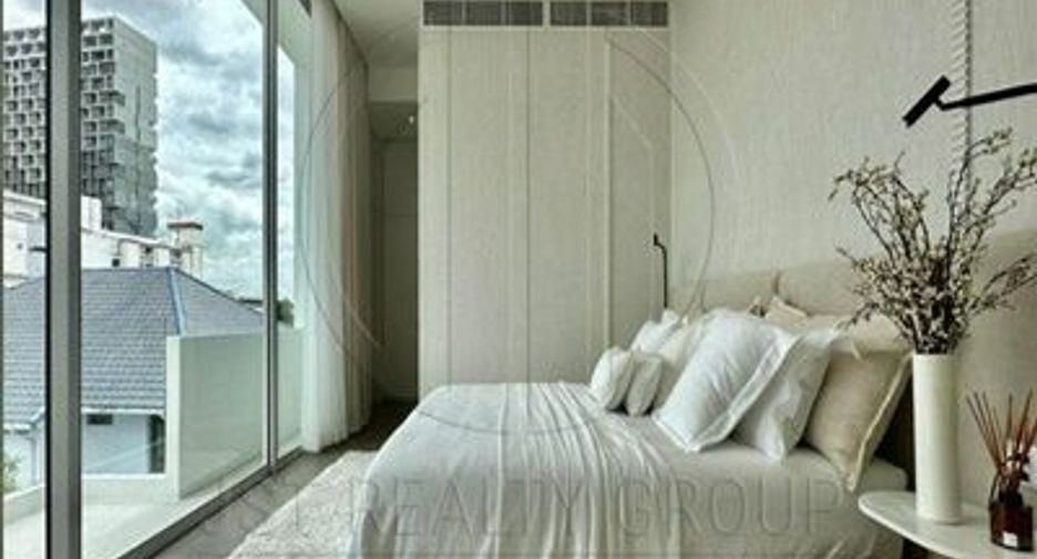 For sale 4 bedrooms house in Wang Thonglang, Bangkok