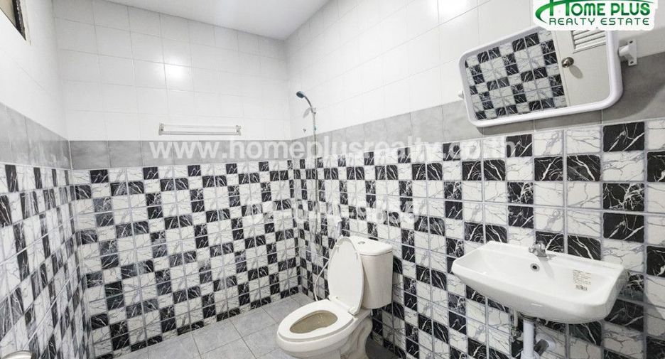 For sale 2 ベッドルーム townhouse in Thanyaburi, Pathum Thani