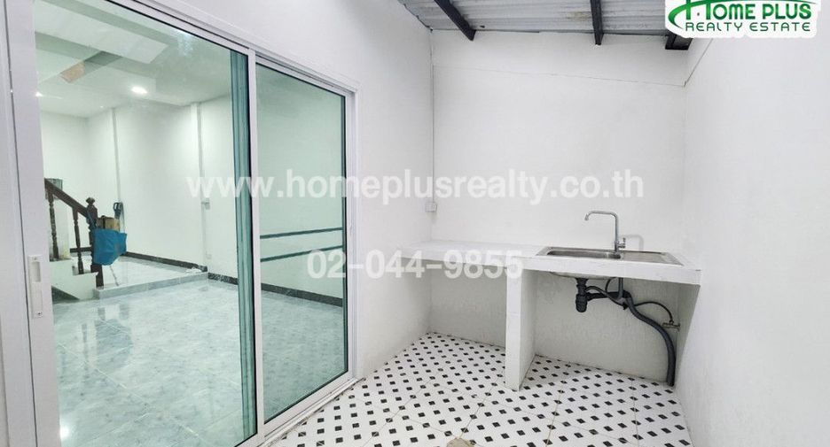 For sale 2 ベッドルーム townhouse in Thanyaburi, Pathum Thani